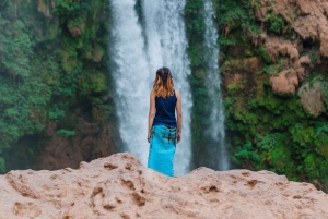 Ab Marrakesch: Private Tagestour zu den Ouzoud-Wasserfällen mit Bootsfahrt