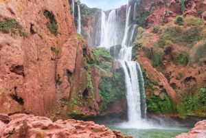 Ab Marrakesch: Private Tagestour zu den Ouzoud-Wasserfällen mit Bootsfahrt