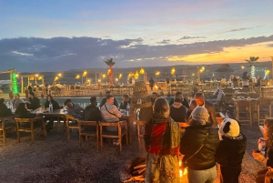 Vanuit Marrakech: Woestijntour bij zonsondergang met kamelenrit & diner