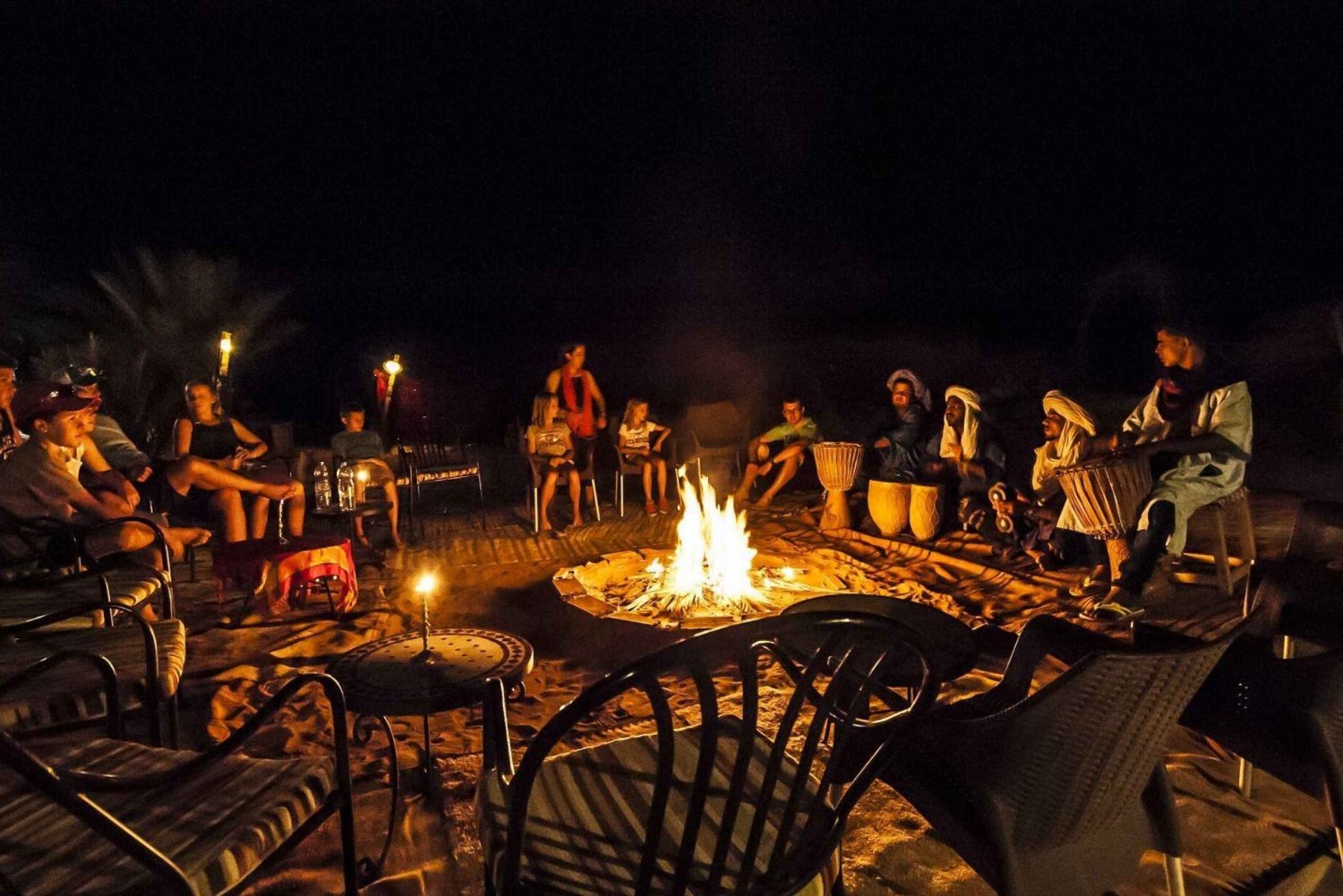 Cena al atardecer en el desierto de Agafay y hoguera bereber (opción vegana)