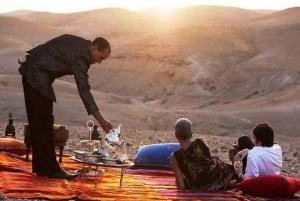 Von Marrakesch aus: Tagestour durch die Wüste von Agafay mit Schwimmen und Mittagessen