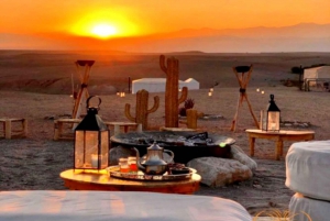 Z Marrakeszu kolacja i zachód słońca na pustyni Agafay oraz przejażdżka na wielbłądzie