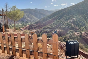 マラケシュから：アトラス山脈とアガファイ砂漠への日帰り旅行