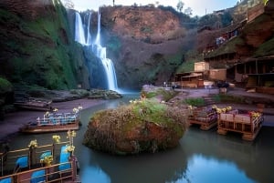 Von Marrakech aus: Tagestour zu den Ouzoud-Wasserfällen und Bootsfahrt