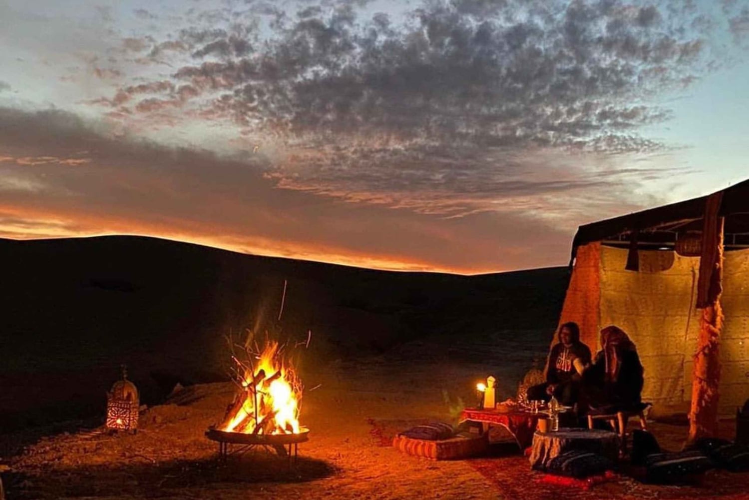 Från Marrakesh: Solnedgångsmiddag i Agafay på Berber Camp