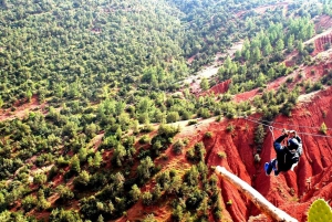 Da Marrakesh: Zip-Line nelle montagne dell'Atlante ed escursione a piedi