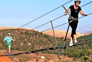 Från Marrakesh: Zip-line i Atlasbergen och vandring