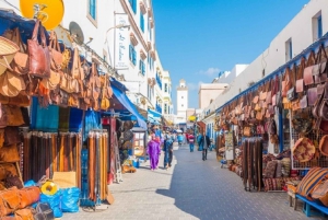 From Taghazout or Agadir: Marrakech and Essaouira 2-Day Trip