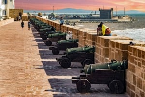 From Taghazout or Agadir: Marrakech and Essaouira 2-Day Trip