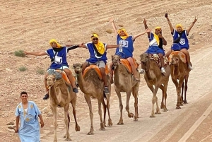 Marrakech: Agafay-ørkenen, firhjuling, kamel- og bassengtur med lunsj