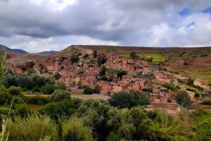 Marrakech : Aventure dans l'Atlas, randonnée, balade à dos de chameau, désert et déjeuner