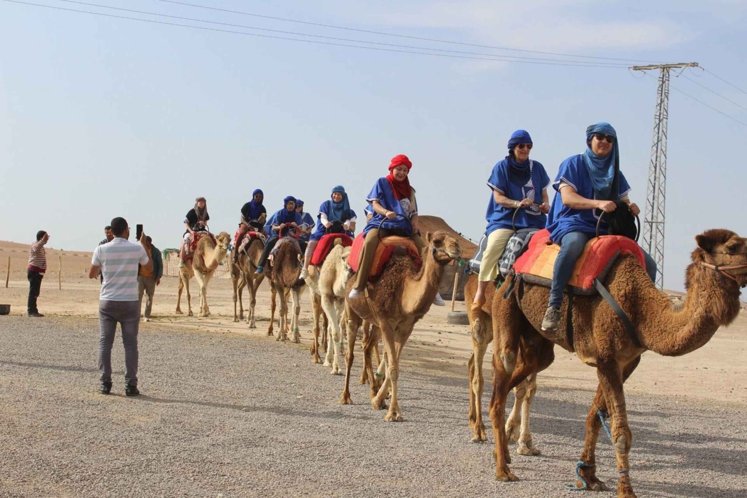 Luksuriøs Agafay-ørkenen: Firehjuling, kamelridning, basseng og middagsshow