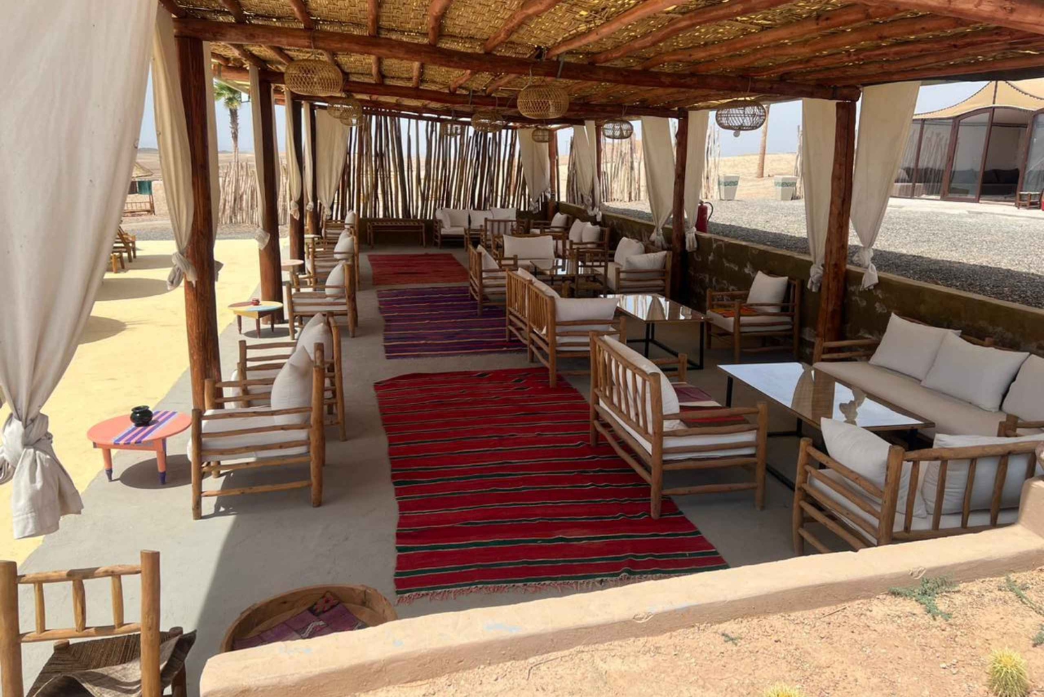 Luksuriøs Agafay-ørkenen: Firehjuling, kamelridning, basseng og middagsshow