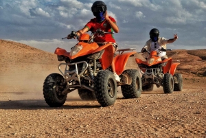 Luxe diner bij zonsondergang in premium woestijnkamp; show