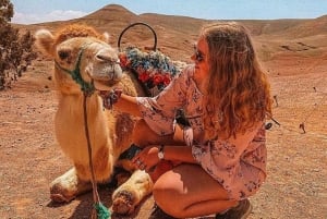 Taianomainen ilta Agafayn aavikolla: kameliratsastus ja berberi-illallinen
