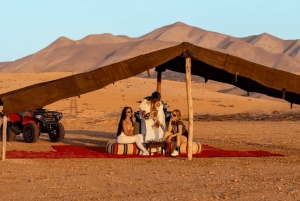 Taianomainen ilta Agafayn aavikolla: kameliratsastus ja berberi-illallinen