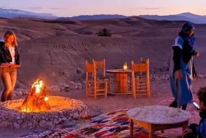 Cena magica nel deserto di Marrakech e giro in cammello al tramonto