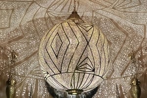 Marrakch: Souks and Foundouks Walking Tour med marockanskt te