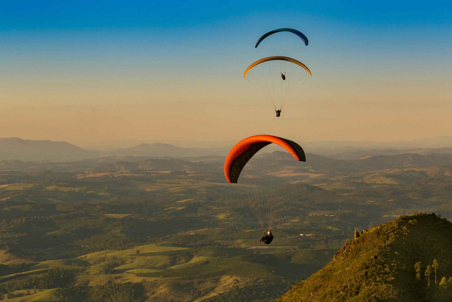 Marrakech: Paragliding Flight Over Atlas Mountains