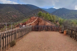 Aventure à Marrakech : tyrolienne et randonnée dans l'Atlas