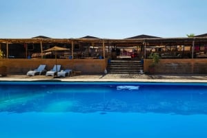 Marrakech : balade à dos de chameau dans le désert d'Agafay, dîner-spectacle et accès à la piscine