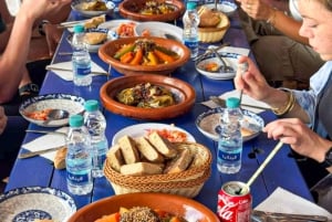 Marrakech: Giro in cammello e cena con spettacolo di fuoco ad Agafay