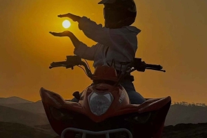 Marrakech : Balade en chameau et en quad dans le désert d'Agafay, avec dîner-spectacle.