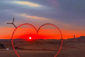 Marrakech : Balade en chameau et en quad dans le désert d'Agafay, avec dîner-spectacle.