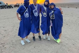 Marrakech: Deserto di Agafay: Giro in cammello Quad Bike, Cena con spettacolo