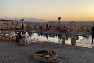 Marrakech: Paseo en camello por el desierto de Agafay con cena y puesta de sol