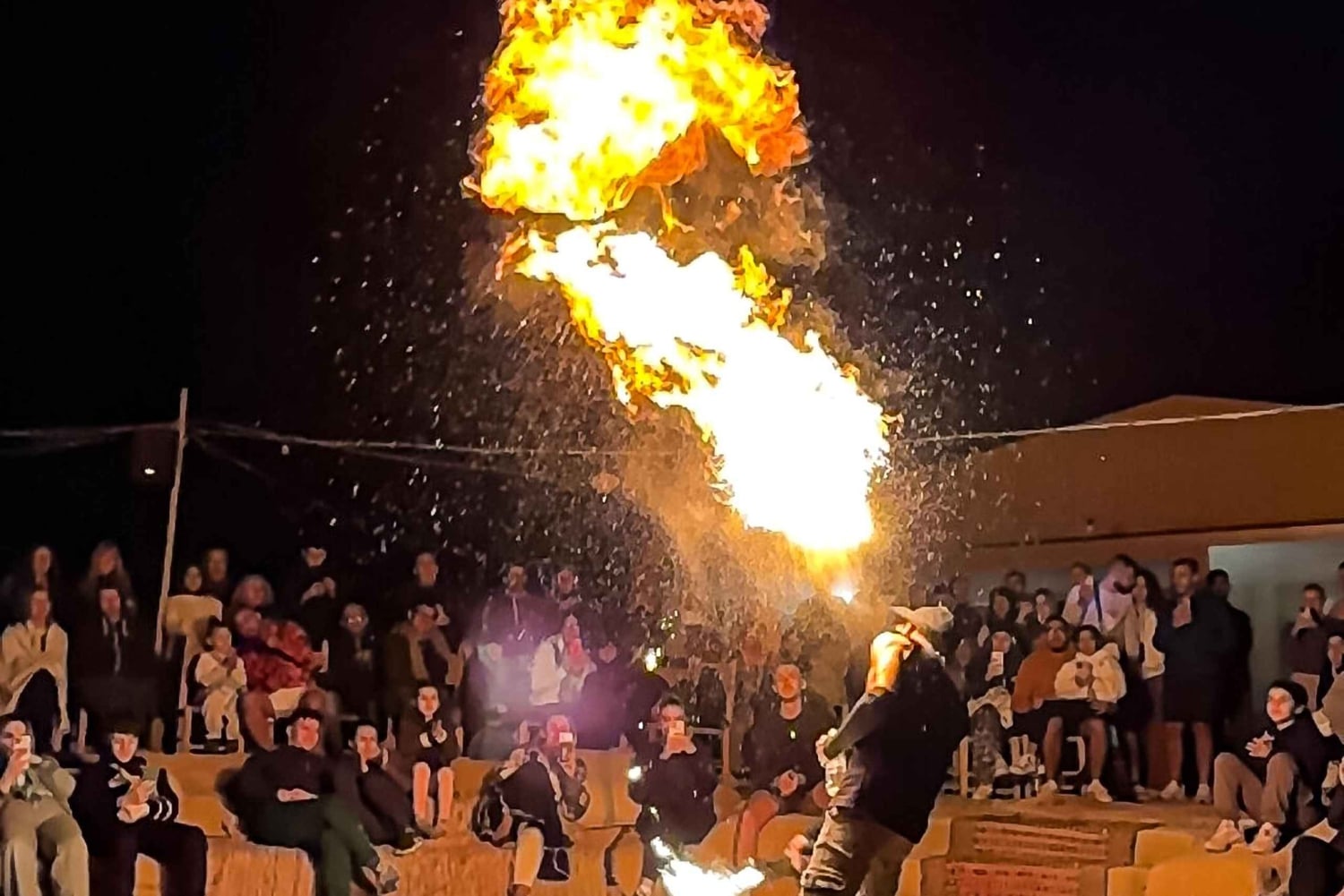 Marrakesch: Kamelritt in der Agafay-Wüste mit Abendessen und Show