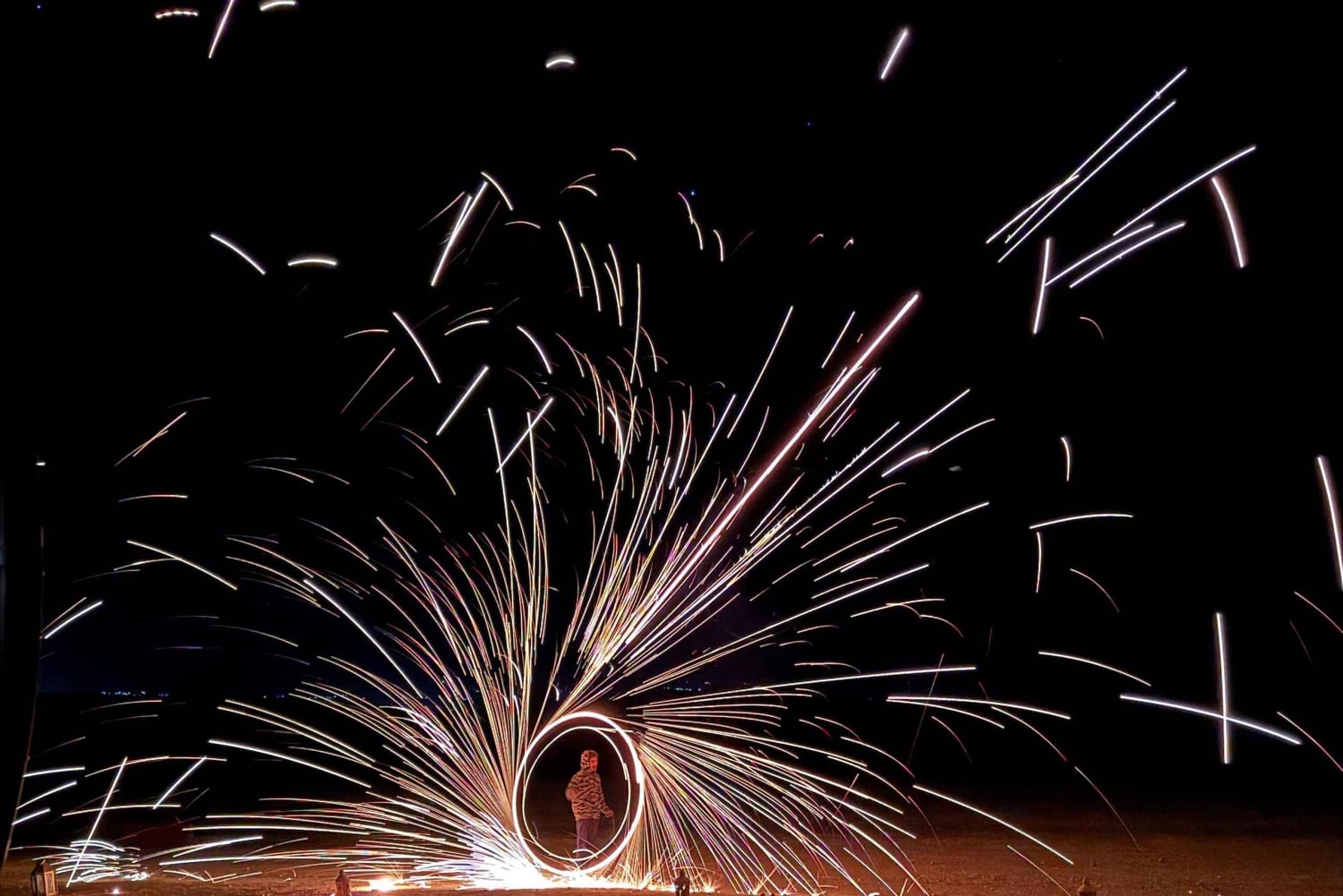 Marrakesch: Kamelritt in der Agafay-Wüste mit Abendessen und Show