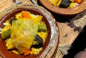Marrakesch: Kamelritt in der Agafay-Wüste mit Abendessen und Show