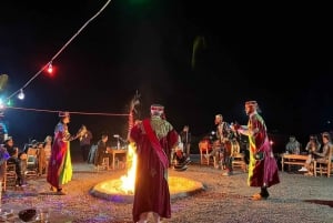 Marrakech: Agafayn aavikko-illallinen, elävää musiikkia ja tulishow.