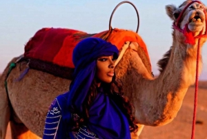 Marrakesz : Pustynia Agafay, kolacja i przejażdżka na wielbłądzie o zachodzie słońca