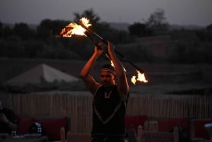 Marrakech: Agafay-ørken med middagsshow, firhjuling og kamel