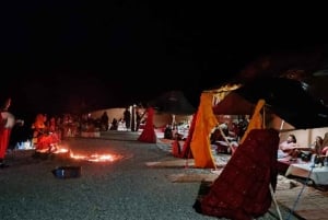 Marrakech: Agafay Desert Dinner Show mit Kamelritt bei Sonnenuntergang