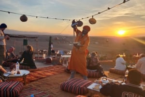 Marrakech: Agafay Desert Dinner Show mit Kamelritt bei Sonnenuntergang