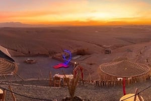 Marrakech: Agafay Desert Dinner Show mit Kamelritt bei Sonnenuntergang