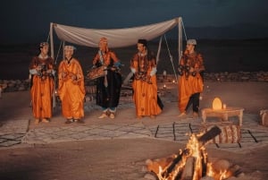 Marrakesz: Pustynna kolacja Agafay z pokazem i transferami
