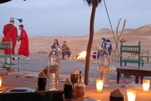 Marrakech: Agafay-woestijndiner met muziek en vuurshow