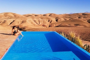 Marrakech: Agafayn aavikko-illallinen musiikin ja tulishow'n kera.