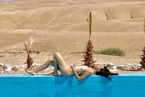 Marrakech: Agafayn aavikko-illallinen musiikin ja tulishow'n kera.