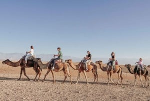 Marrakesz: Wyjątkowy nocleg na pustyni Agafay z kolacją