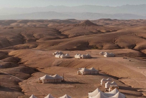 Marrakesch:Agafay Wüste magisches Abendessen Kamelritt und Sonnenuntergang