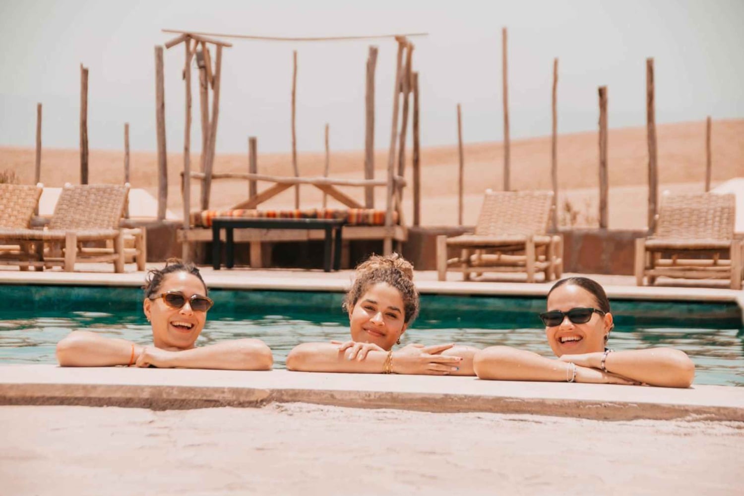 Marrakech : piscine dans le désert d'Agafay, dîner et spectacle