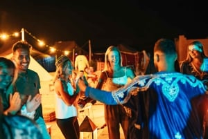 Marrakech : piscine dans le désert d'Agafay, dîner et spectacle