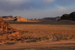 マラケシュ：アガファイ砂漠、四輪バギー、ラクダ乗り、ディナーショー