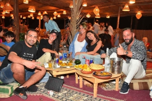 Marrakesh: Agafay-woestijn, quad, kamelenrit, diner en show