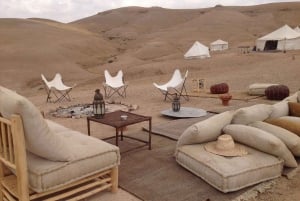 Marrakesh: Agafay-woestijn, quad, kamelenrit, diner en show